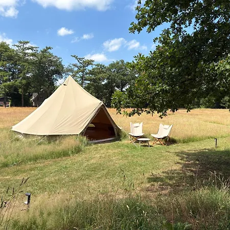 ラグジュアリーテント Boutique Tent Bij Laaken Op Unieke Plek In Het Met Luxe Bed