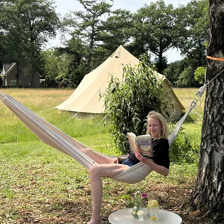 ラグジュアリーテント Boutique Tent Bij Laaken Op Unieke Plek In Het Met Luxe Bed