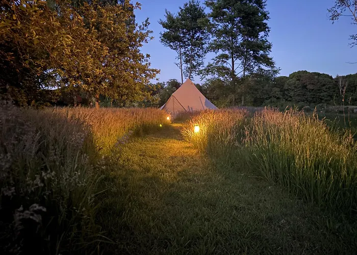 Οργανωμένο κάμπινγκ Boutique Tent Bij Laaken Op Unieke Plek In Het Met Luxe Bed Vorden