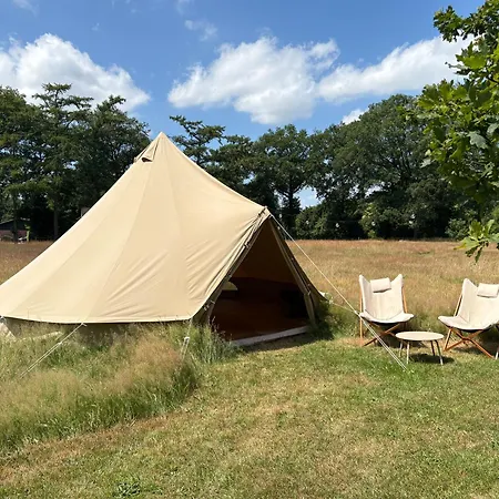 Tente de luxe Boutique Tent Bij Laaken Op Unieke Plek In Het Met Luxe Bed *
