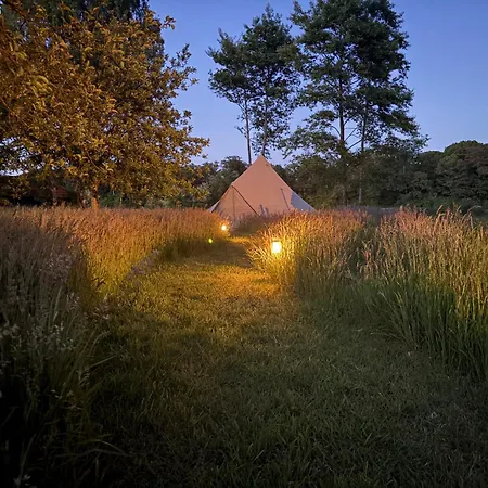 Tente de luxe Boutique Tent Bij Laaken Op Unieke Plek In Het Met Luxe Bed Vorden